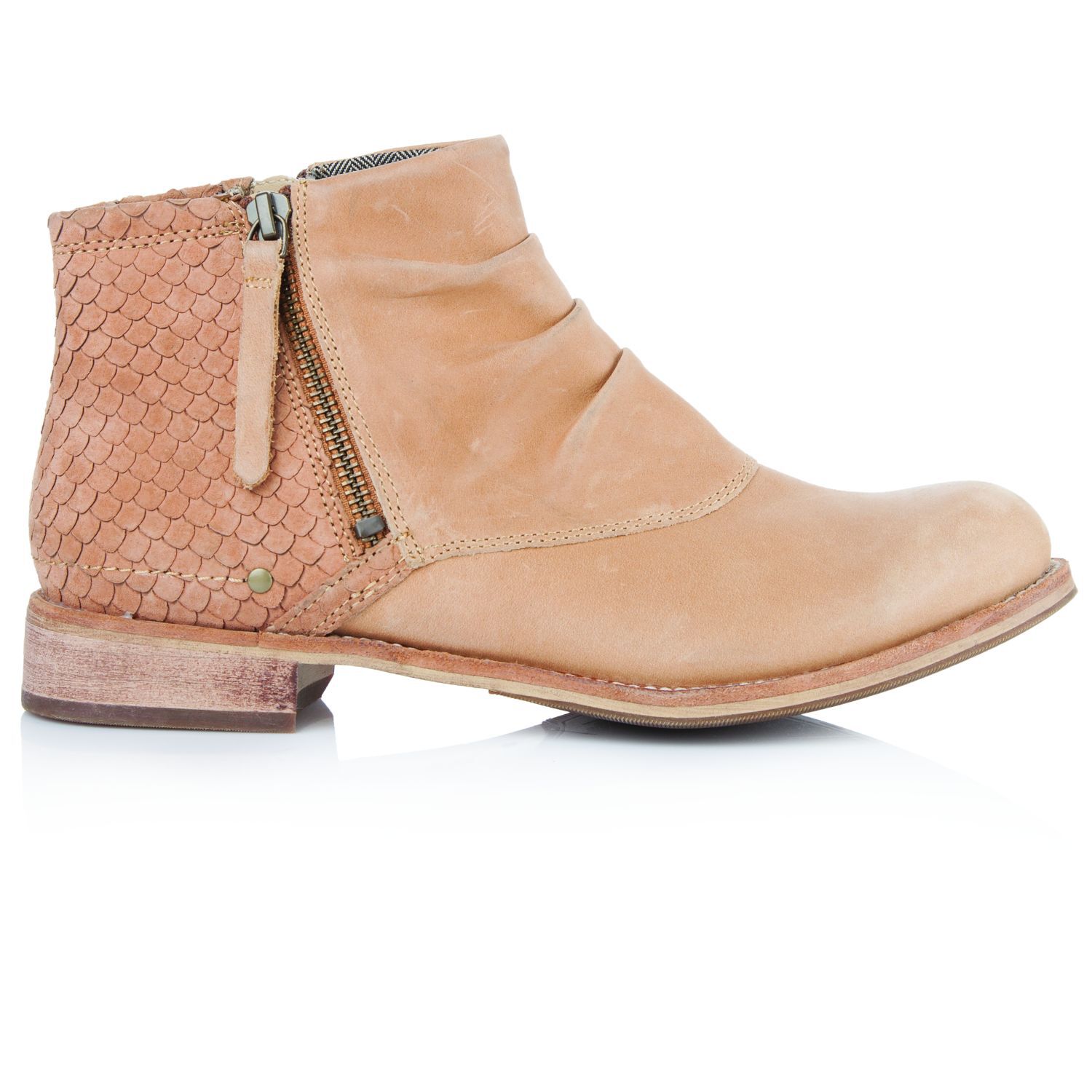 cape union mart caterpillar boots